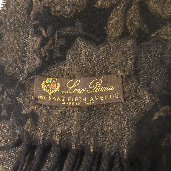 Loro Piana scarf - Picture 2 of 4